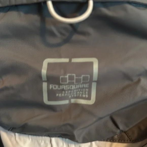 Foursquare snowboarding jacket - Picture 3 of 7